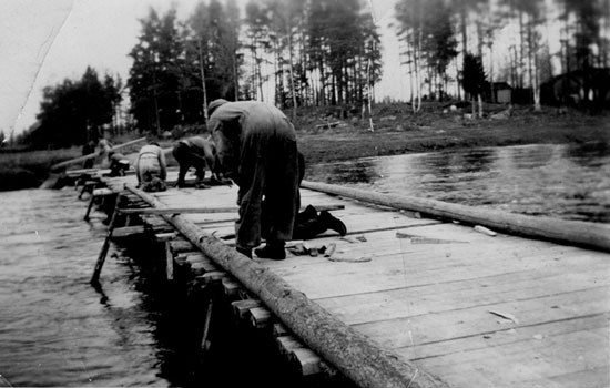 Sillan tekoa Alatyppössä